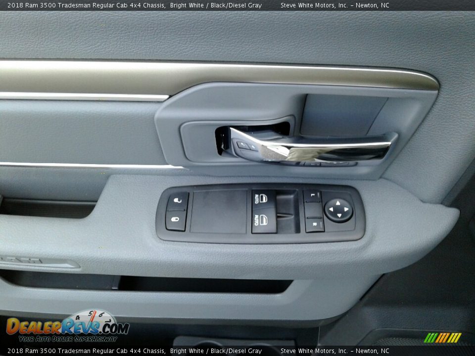 2018 Ram 3500 Tradesman Regular Cab 4x4 Chassis Bright White / Black/Diesel Gray Photo #11