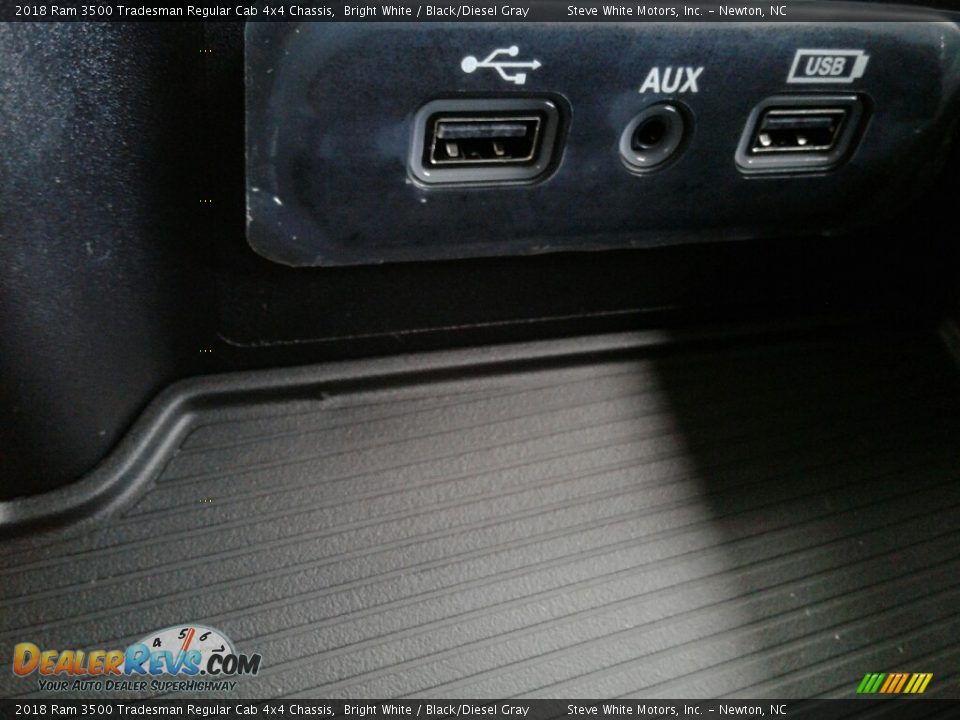 2018 Ram 3500 Tradesman Regular Cab 4x4 Chassis Bright White / Black/Diesel Gray Photo #19