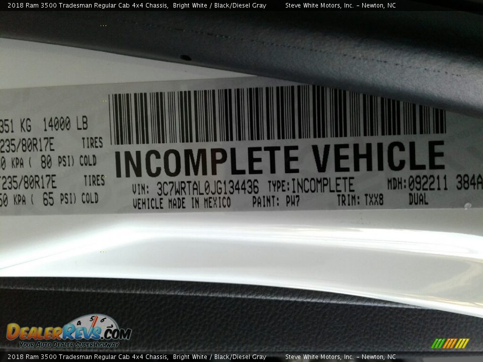 2018 Ram 3500 Tradesman Regular Cab 4x4 Chassis Bright White / Black/Diesel Gray Photo #26