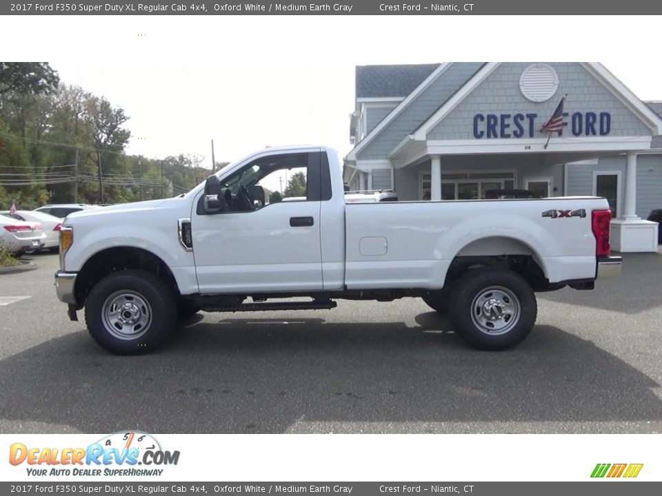 2017 Ford F350 Super Duty XL Regular Cab 4x4 Oxford White / Medium Earth Gray Photo #4