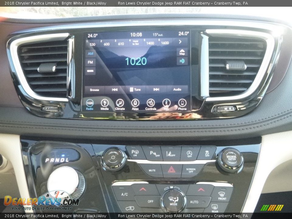 Controls of 2018 Chrysler Pacifica Limited Photo #20