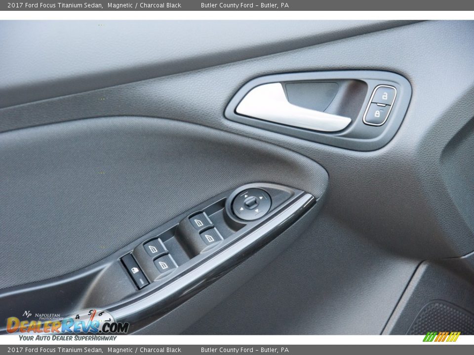 2017 Ford Focus Titanium Sedan Magnetic / Charcoal Black Photo #5