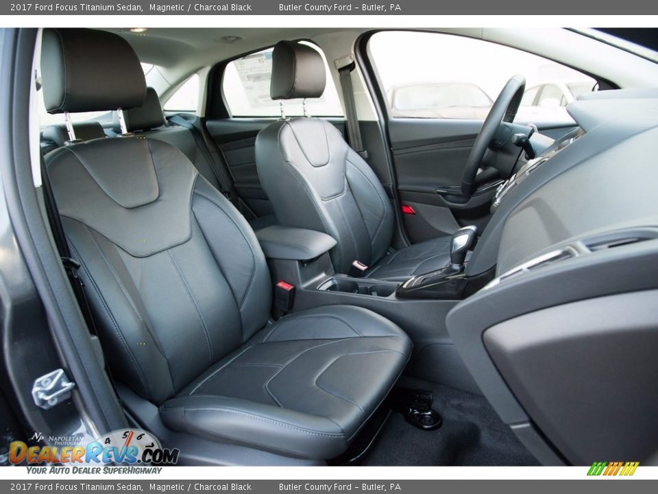 2017 Ford Focus Titanium Sedan Magnetic / Charcoal Black Photo #8