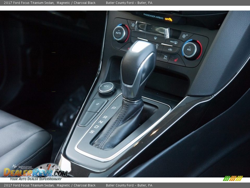 2017 Ford Focus Titanium Sedan Magnetic / Charcoal Black Photo #11