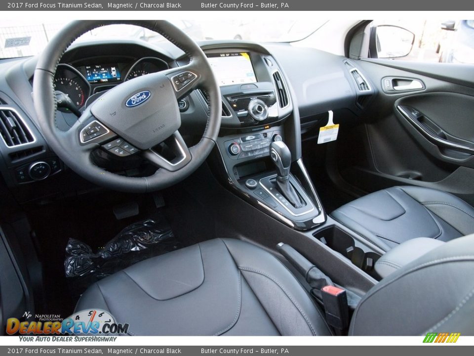 2017 Ford Focus Titanium Sedan Magnetic / Charcoal Black Photo #14