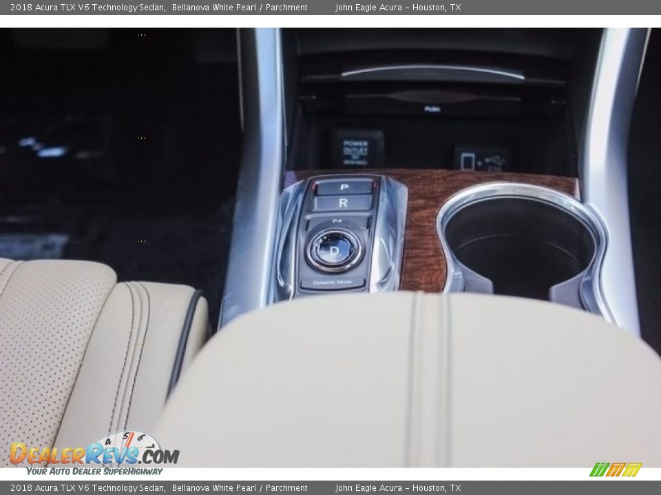 2018 Acura TLX V6 Technology Sedan Bellanova White Pearl / Parchment Photo #33