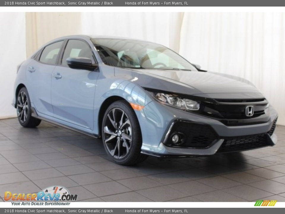 Front 3/4 View of 2018 Honda Civic Sport Hatchback Photo #2