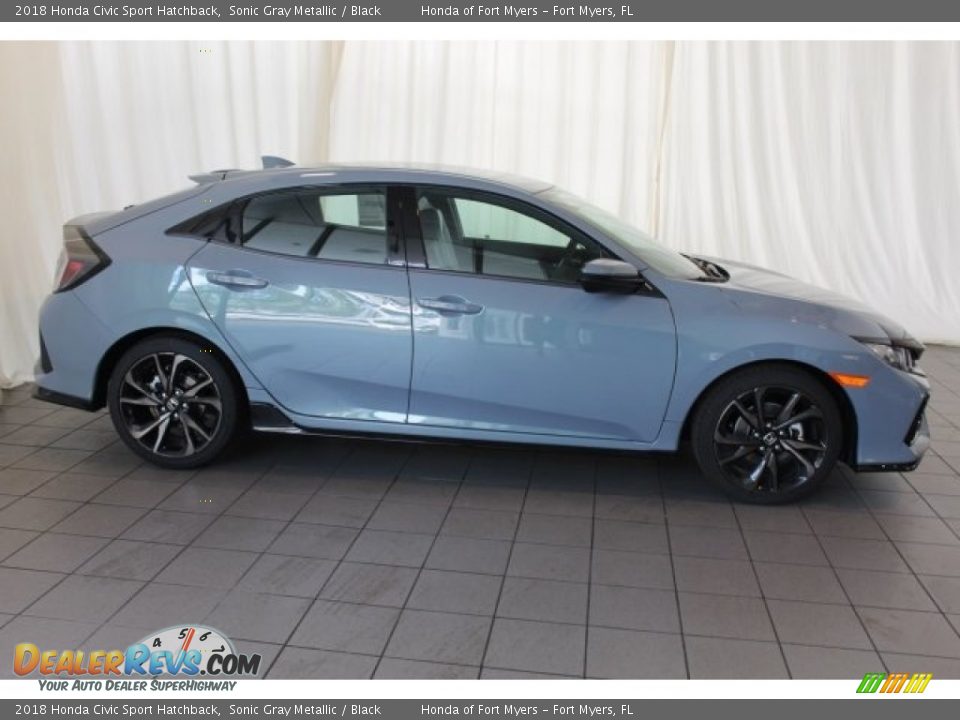 Sonic Gray Metallic 2018 Honda Civic Sport Hatchback Photo #3
