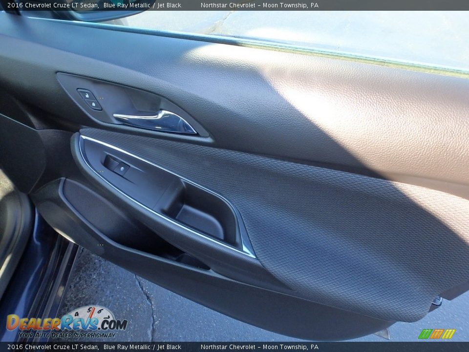 2016 Chevrolet Cruze LT Sedan Blue Ray Metallic / Jet Black Photo #16