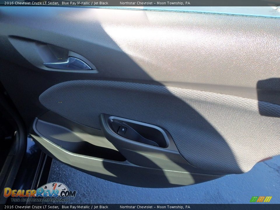 2016 Chevrolet Cruze LT Sedan Blue Ray Metallic / Jet Black Photo #19