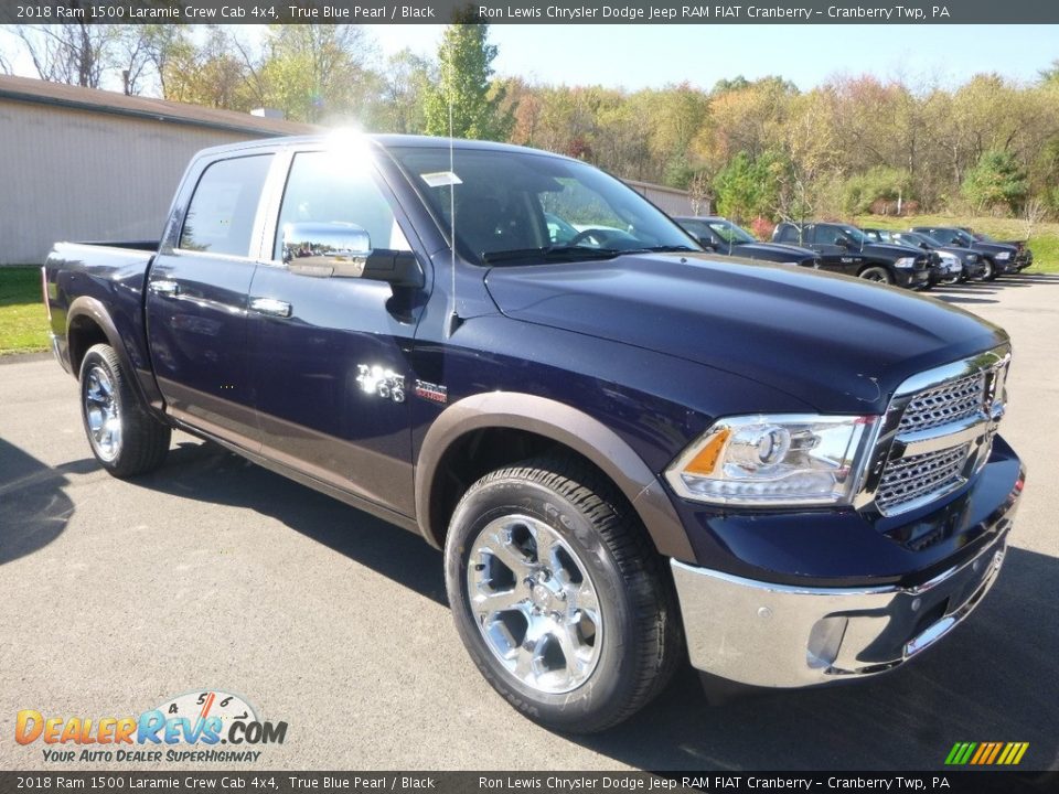 Front 3/4 View of 2018 Ram 1500 Laramie Crew Cab 4x4 Photo #7