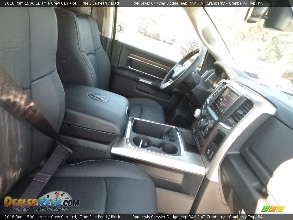 2018 Ram 1500 Laramie Crew Cab 4x4 True Blue Pearl / Black Photo #9