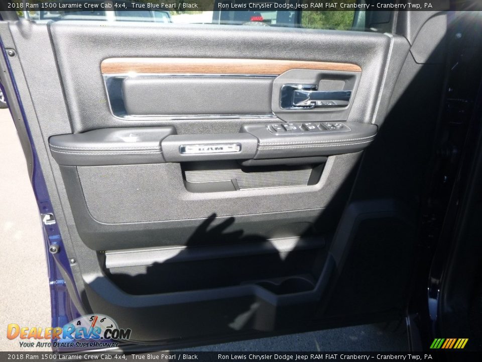 2018 Ram 1500 Laramie Crew Cab 4x4 True Blue Pearl / Black Photo #14