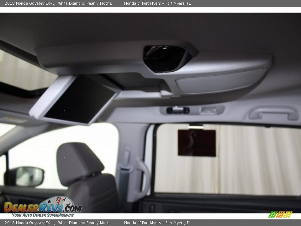 2018 Honda Odyssey EX-L White Diamond Pearl / Mocha Photo #24