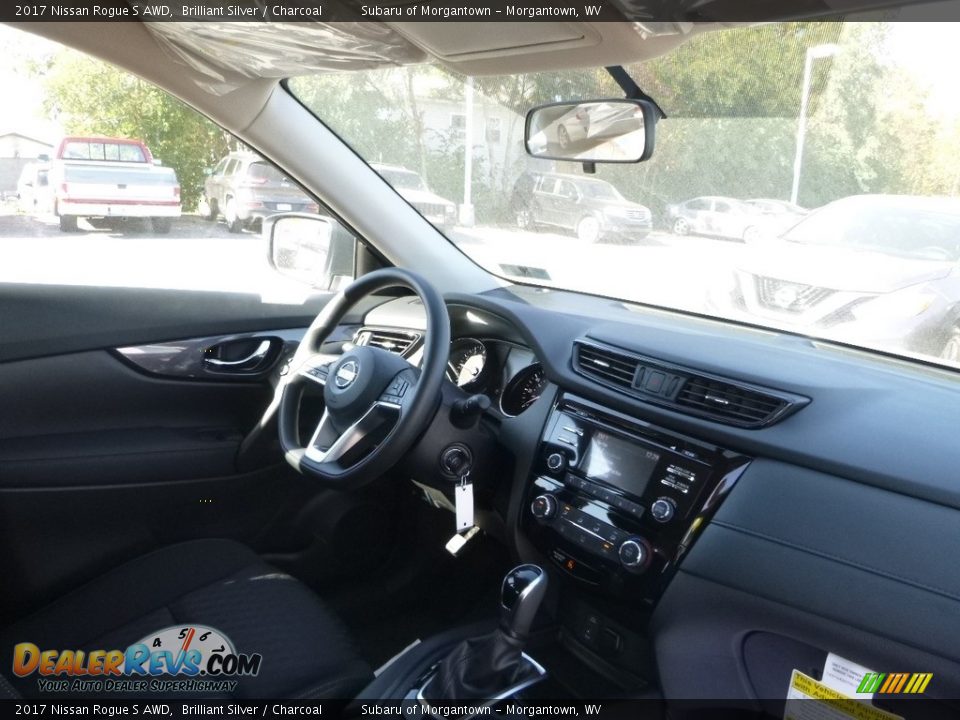 2017 Nissan Rogue S AWD Brilliant Silver / Charcoal Photo #11