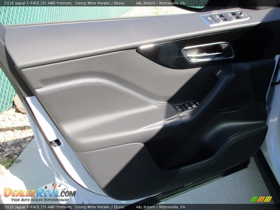 2018 Jaguar F-PACE 25t AWD Premium Yulong White Metallic / Ebony Photo #9