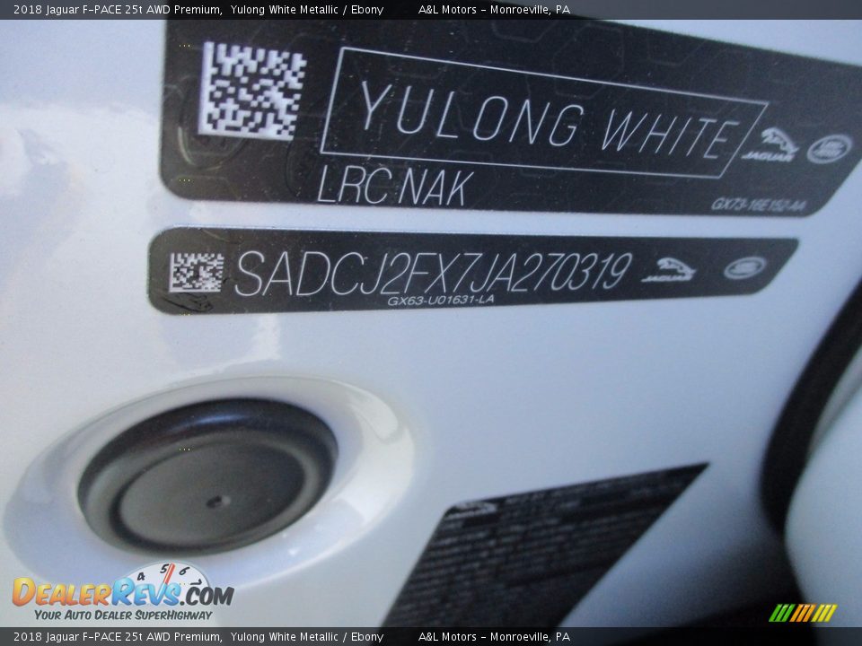 2018 Jaguar F-PACE 25t AWD Premium Yulong White Metallic / Ebony Photo #19