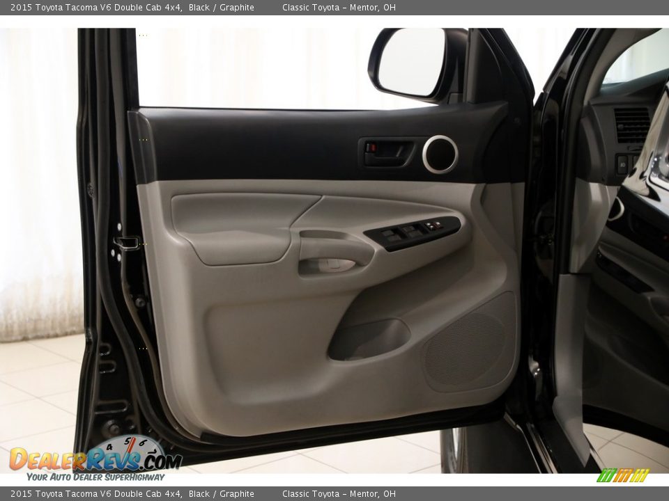 2015 Toyota Tacoma V6 Double Cab 4x4 Black / Graphite Photo #5
