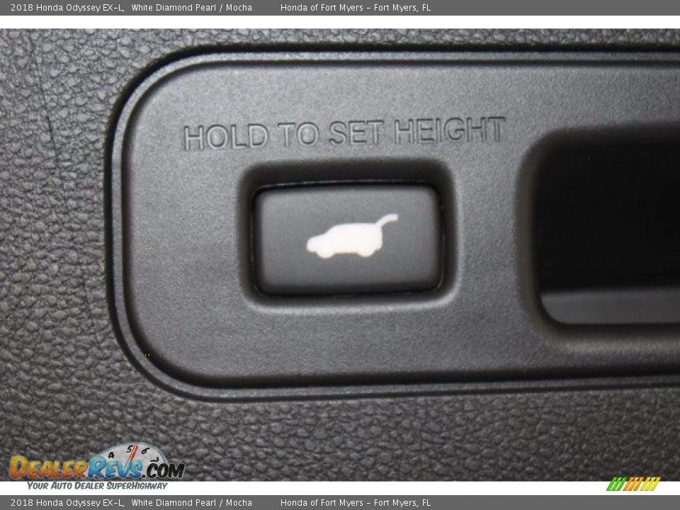 2018 Honda Odyssey EX-L White Diamond Pearl / Mocha Photo #25