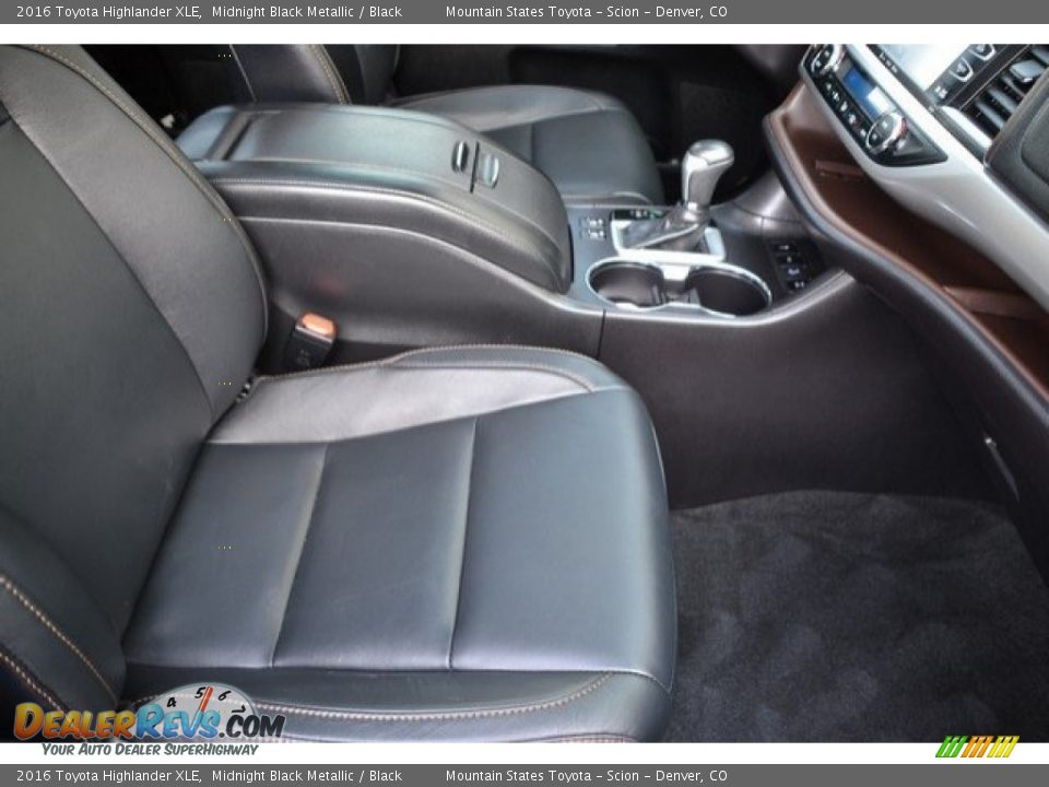 2016 Toyota Highlander XLE Midnight Black Metallic / Black Photo #18