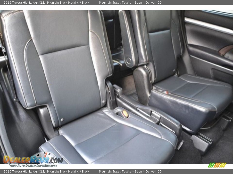 2016 Toyota Highlander XLE Midnight Black Metallic / Black Photo #24