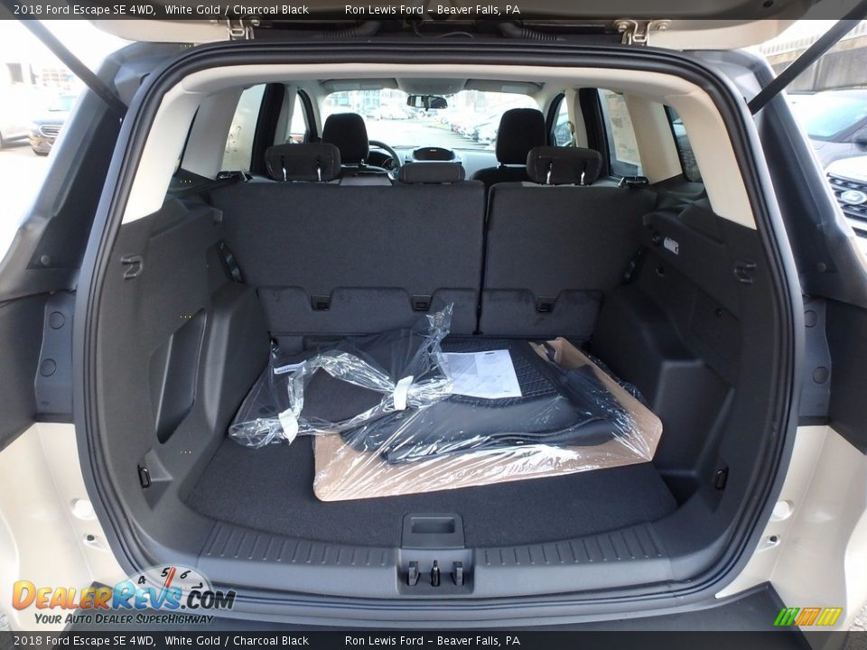 2018 Ford Escape SE 4WD White Gold / Charcoal Black Photo #4