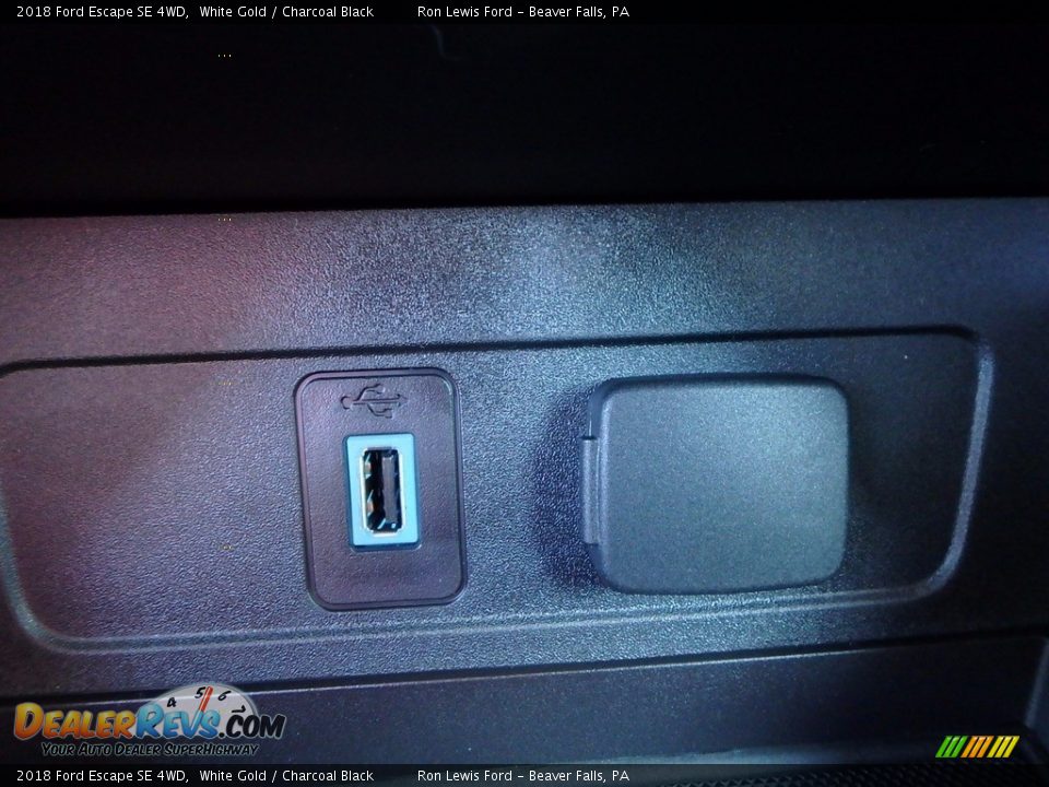 2018 Ford Escape SE 4WD White Gold / Charcoal Black Photo #20