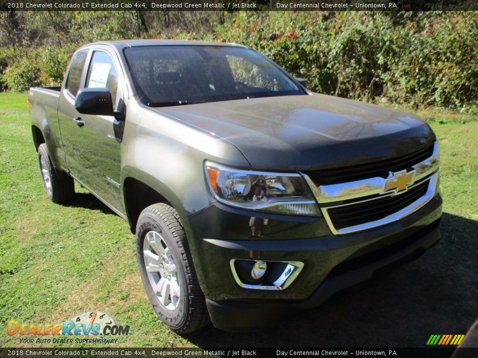 Front 3/4 View of 2018 Chevrolet Colorado LT Extended Cab 4x4 Photo #14