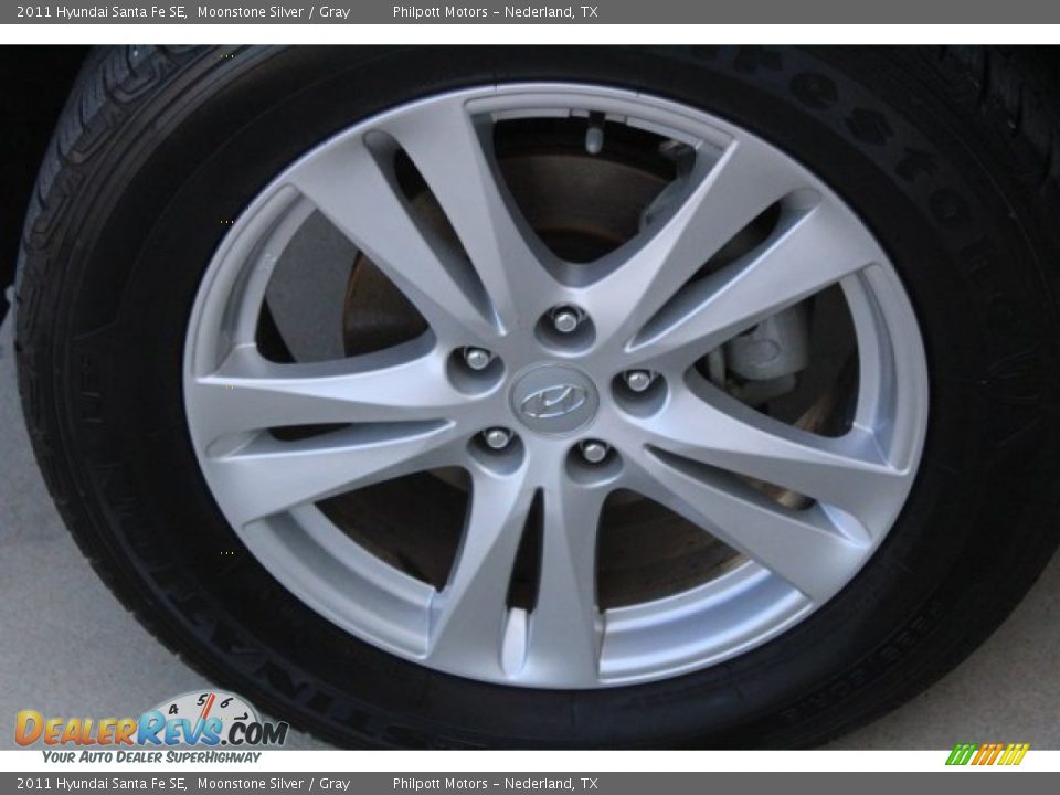 2011 Hyundai Santa Fe SE Moonstone Silver / Gray Photo #5