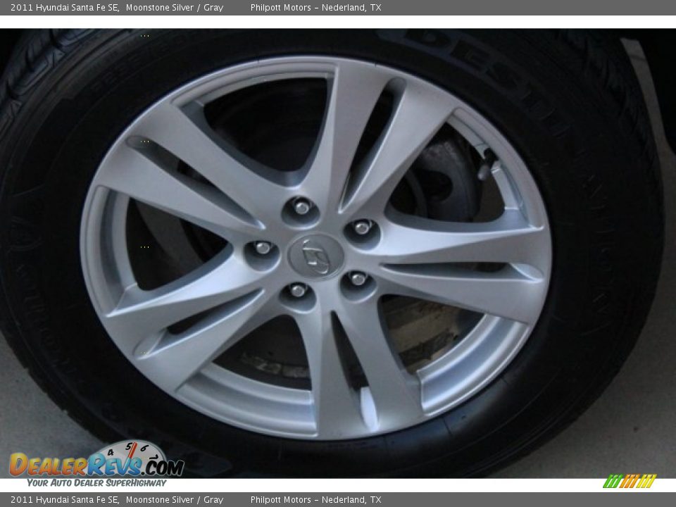 2011 Hyundai Santa Fe SE Moonstone Silver / Gray Photo #6