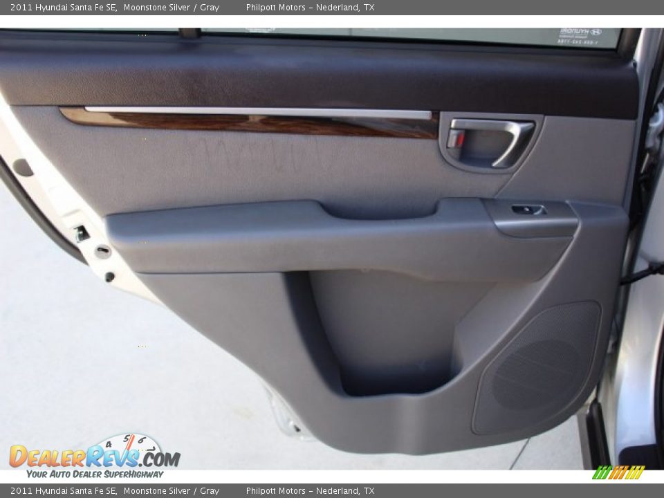 2011 Hyundai Santa Fe SE Moonstone Silver / Gray Photo #16