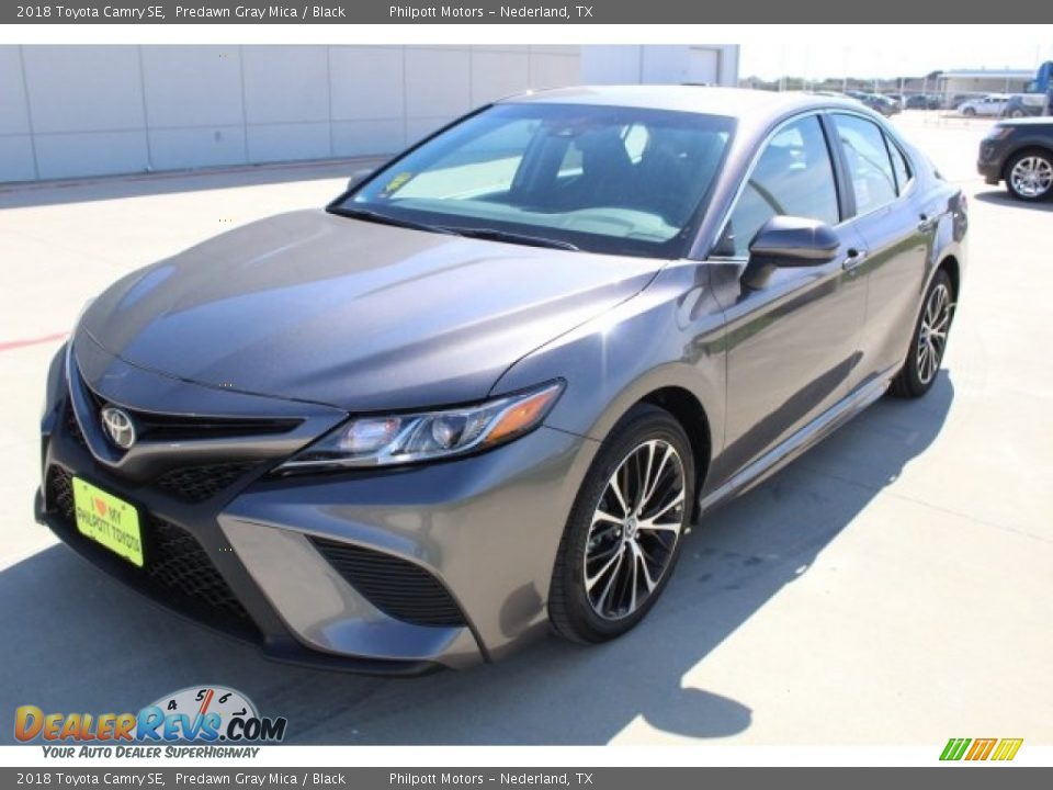 2018 Toyota Camry SE Predawn Gray Mica / Black Photo #3