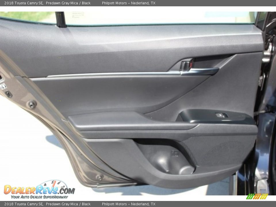 2018 Toyota Camry SE Predawn Gray Mica / Black Photo #17