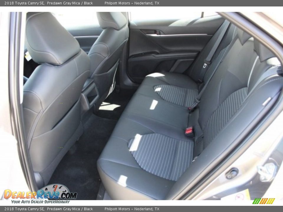 2018 Toyota Camry SE Predawn Gray Mica / Black Photo #18