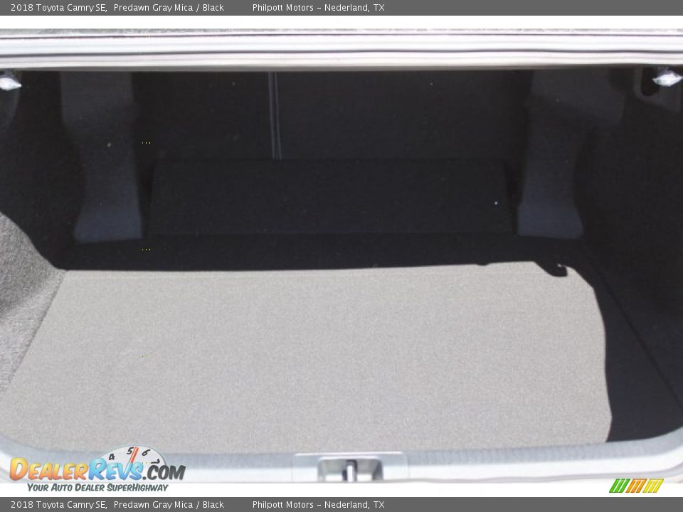 2018 Toyota Camry SE Predawn Gray Mica / Black Photo #21