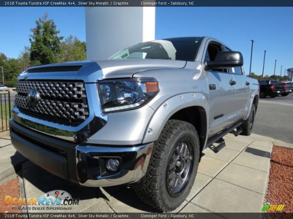Front 3/4 View of 2018 Toyota Tundra XSP CrewMax 4x4 Photo #3