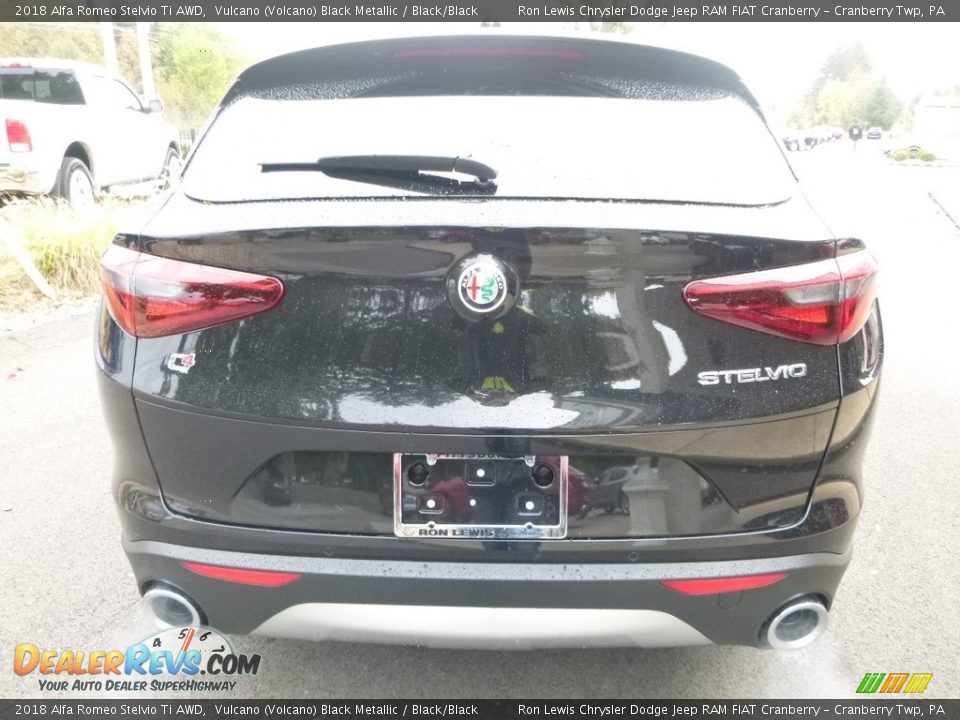2018 Alfa Romeo Stelvio Ti AWD Vulcano (Volcano) Black Metallic / Black/Black Photo #6