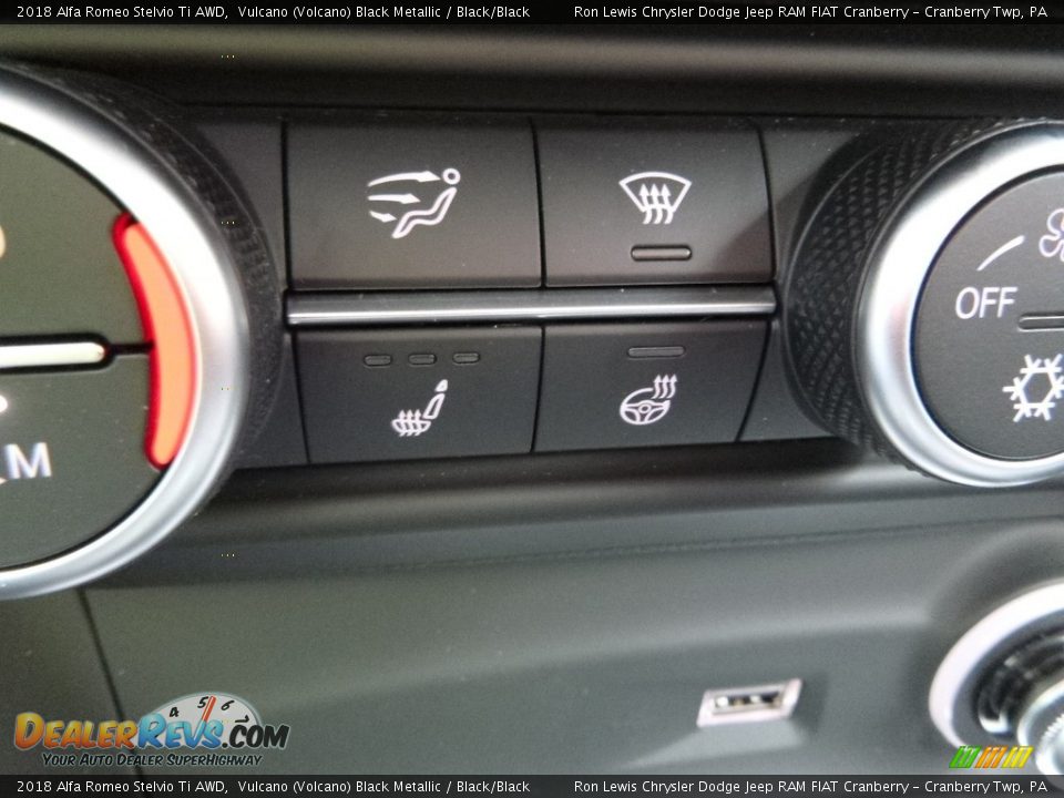 2018 Alfa Romeo Stelvio Ti AWD Vulcano (Volcano) Black Metallic / Black/Black Photo #26