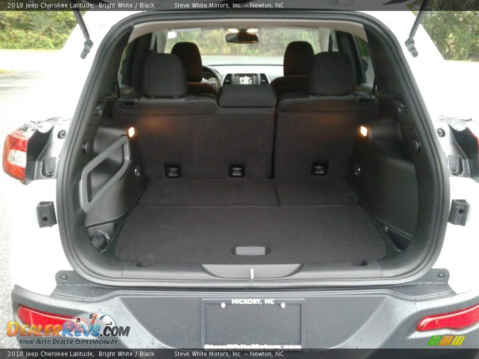 2018 Jeep Cherokee Latitude Bright White / Black Photo #9