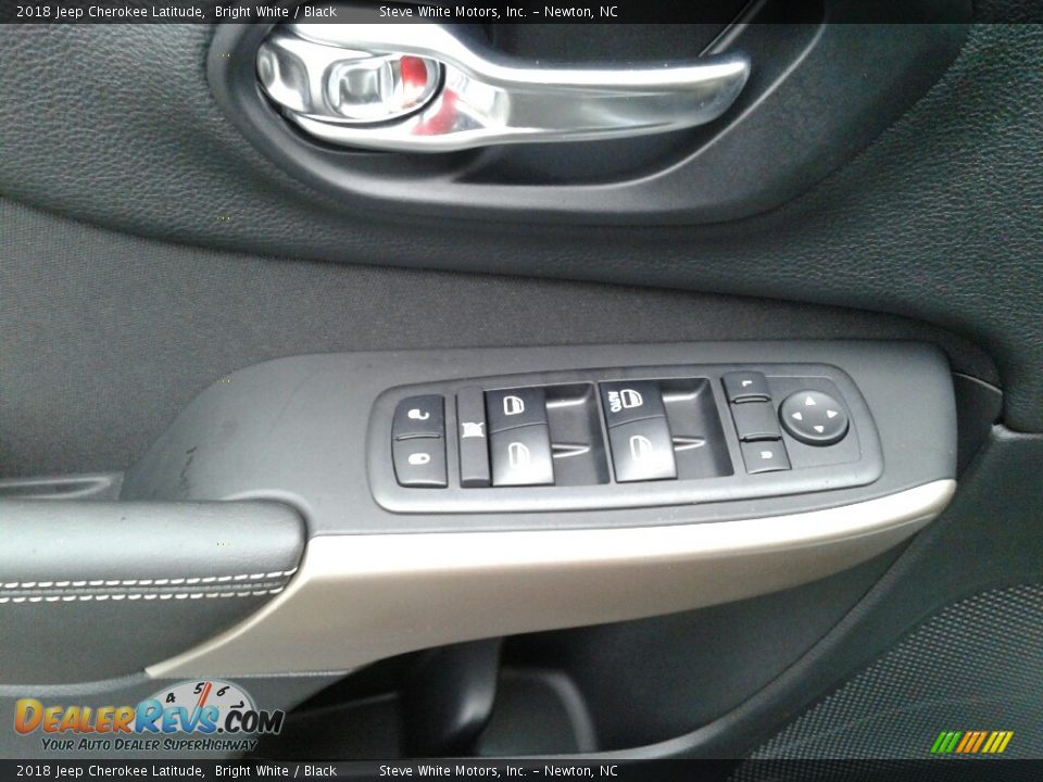 2018 Jeep Cherokee Latitude Bright White / Black Photo #10
