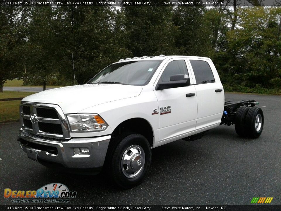 2018 Ram 3500 Tradesman Crew Cab 4x4 Chassis Bright White / Black/Diesel Gray Photo #2