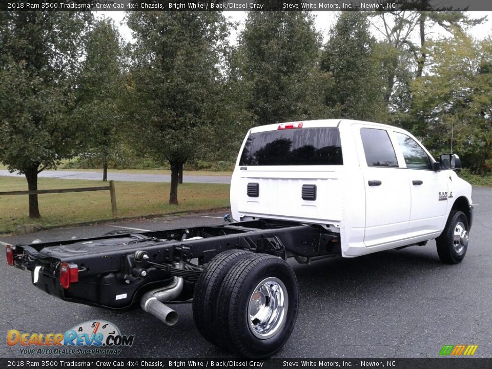 2018 Ram 3500 Tradesman Crew Cab 4x4 Chassis Bright White / Black/Diesel Gray Photo #7