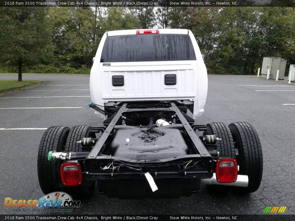 2018 Ram 3500 Tradesman Crew Cab 4x4 Chassis Bright White / Black/Diesel Gray Photo #8