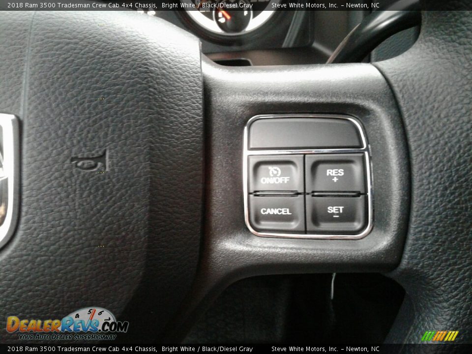 2018 Ram 3500 Tradesman Crew Cab 4x4 Chassis Bright White / Black/Diesel Gray Photo #12