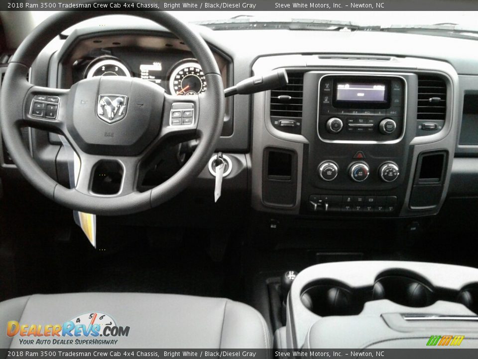 2018 Ram 3500 Tradesman Crew Cab 4x4 Chassis Bright White / Black/Diesel Gray Photo #19