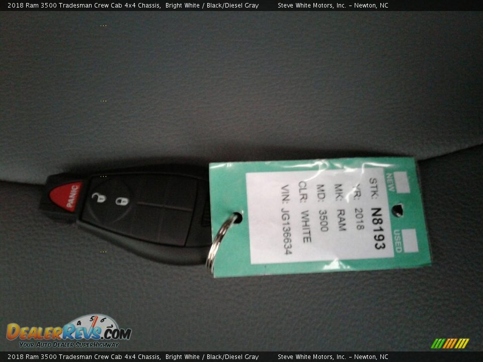 2018 Ram 3500 Tradesman Crew Cab 4x4 Chassis Bright White / Black/Diesel Gray Photo #26