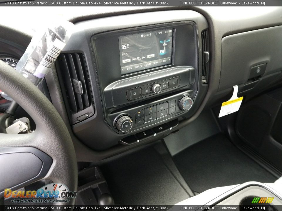 2018 Chevrolet Silverado 1500 Custom Double Cab 4x4 Silver Ice Metallic / Dark Ash/Jet Black Photo #10