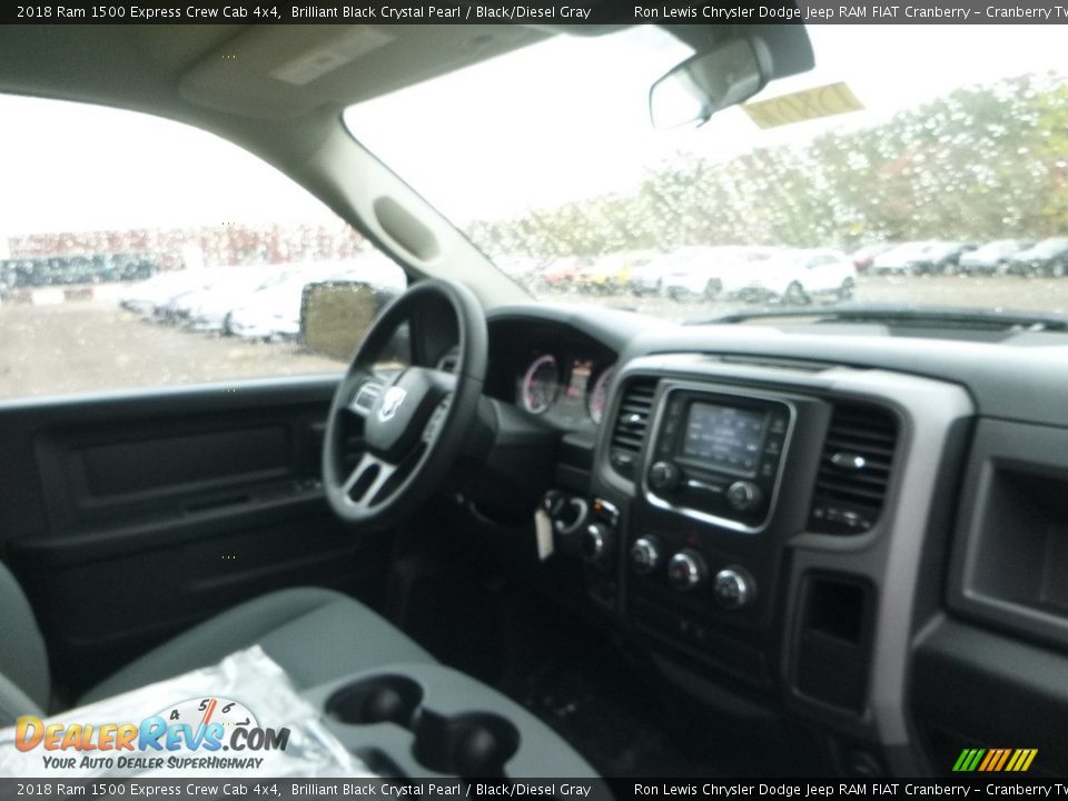 2018 Ram 1500 Express Crew Cab 4x4 Brilliant Black Crystal Pearl / Black/Diesel Gray Photo #11