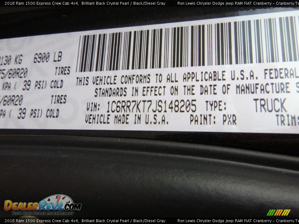 2018 Ram 1500 Express Crew Cab 4x4 Brilliant Black Crystal Pearl / Black/Diesel Gray Photo #15