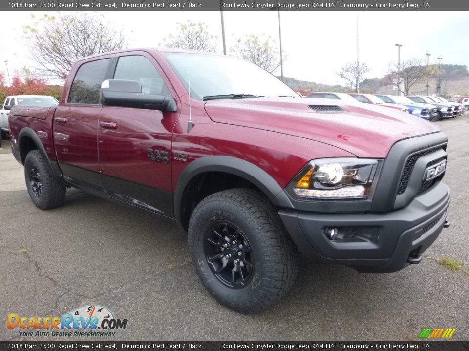 Front 3/4 View of 2018 Ram 1500 Rebel Crew Cab 4x4 Photo #7